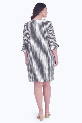 Vena Plus Crinkle Stripe 3/4 Sleeve Dress