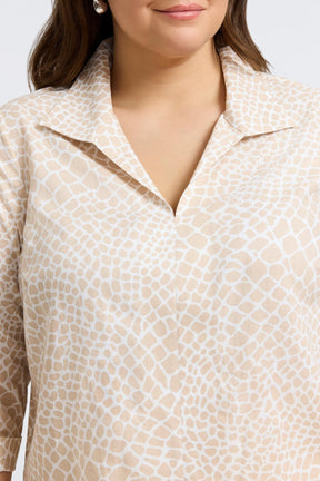 Agnes Plus Linen Giraffe 3/4 Sleeve Popover Shirt